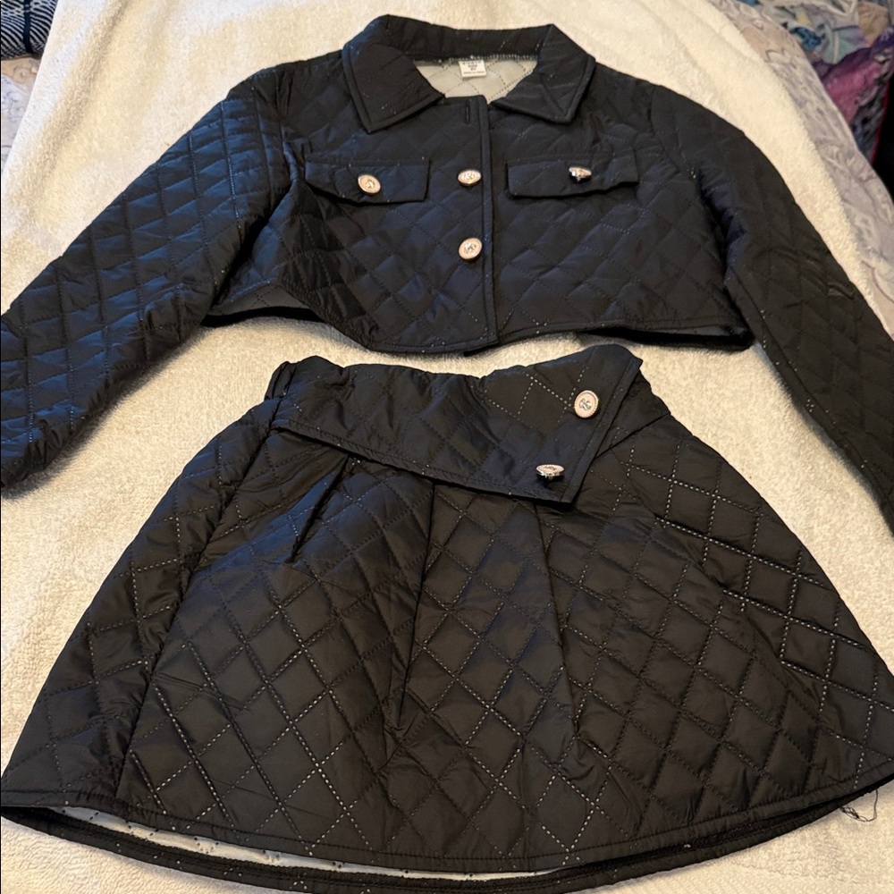 Awesome little girls two pieces blue skirt set . Great for the Holidays!!!